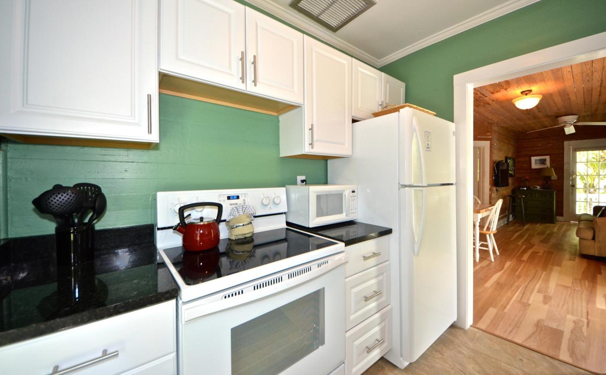 Tropical Village Key West Room photo